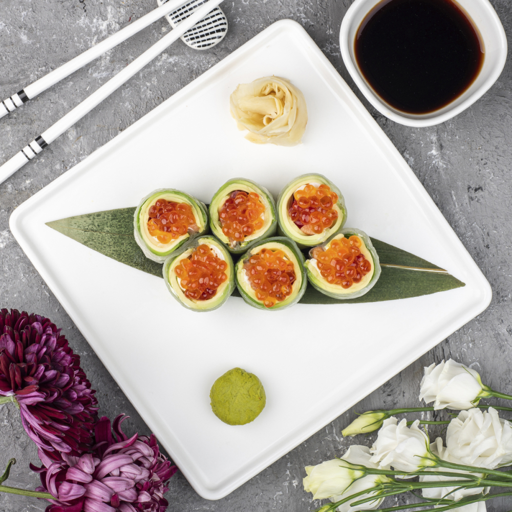 Рол без рису з лососем, тунцем та червоною ікрою